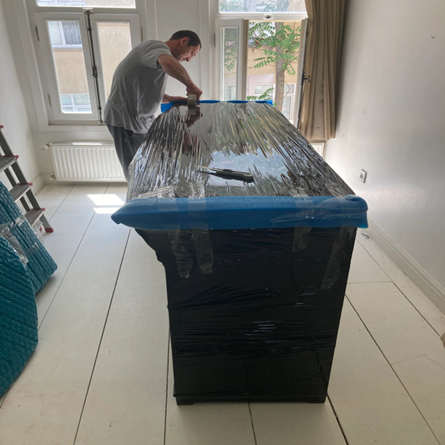 hollandaya-esya-tasima